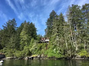 4 BDR waterfront home with a view, scuba site - Image 2