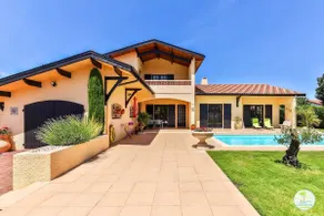 Erable~Villa with pool, air conditioning, and pool table for 18 people - Image 3