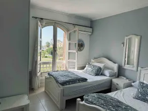 Spacious Beach Vacation House - Image 3