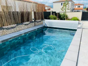 Sort villa med privat pool - Image 3