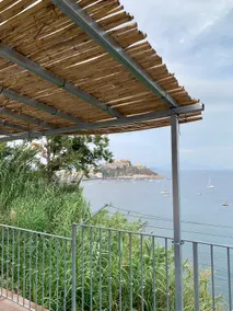 Casa Caterina overlooking Marina Corricella - Image 4