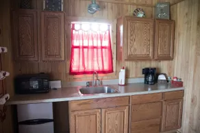 Harlow's Hideaway - Image 4