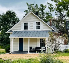Cozy Country Getaway in the Heart of Upperville - Image 3