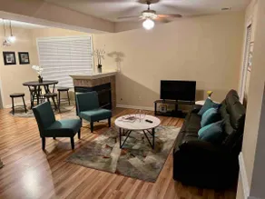 Downtown Retreat~With Worry Free Parking! - Image 3