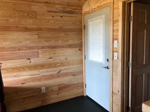 Cabin in The Pines - Image 4