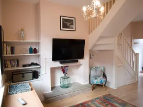 Cosy, modern terrace 5 mins walk from town/Minster - Image 2