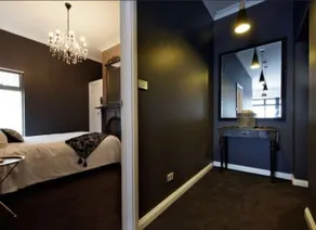 Fabulous modern 2 bedroom apartment - Image 5