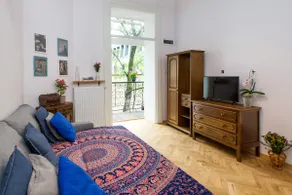 Ten Hearts Studio, Old Town - Image 1
