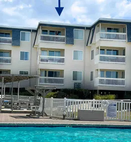 APATB - Top Floor Condo Overlooking Outdoor Pool! - Image 2