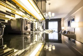 SPACIOUS 2 Bedroom Presidential Suite! - Image 4