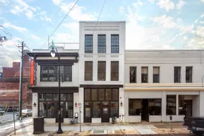 STUNNING 5★ LARGE Loft Downtown w/ Indoor Parking - Image 4