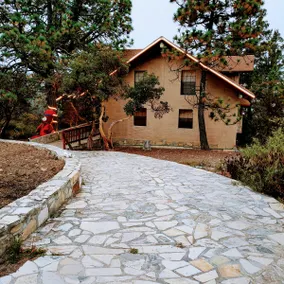 Cabaña Las Mariposas 🦋 in Bosques de Monterreal (Monterreal Forests) - Image 3