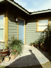 Freshly remodeled, completely updated 2 bed house - Image 3