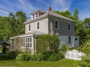 Cozy Cottage With River View - Image 5