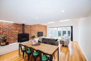 SENSATIONAL Renovated Cottage in Beautiful Seddon - Image 2