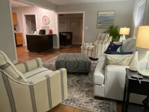 Beautiful Renovated Home, Perfect Getaway! - Image 3