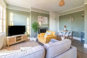 Clarence Square Penthouse - Image 2