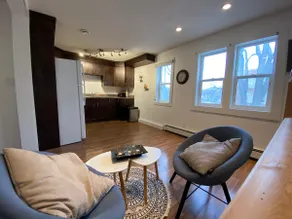 Toronto Full Suite near General Hospital/Downtown - Image 4