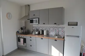 Nice fully renovated home - Image 5