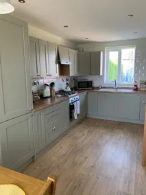 Two bedroom house with enclosed gardens and 2 car drive - Image 3