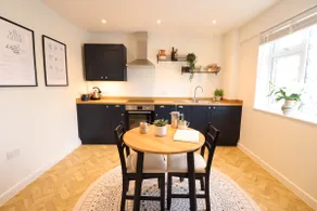 Stylish central cottage with wood burner - Image 4