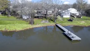 Waterfront Oasis! Beautiful deck & dock. Swim/dogs - Image 4