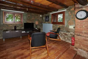 Cal Xicot-Cortàs: A quiet home in the Pyrenees - Image 4