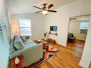 Cozy Cottage Near Lake Travis - Image 5