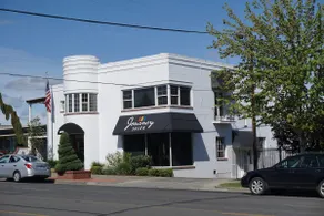 High-end Downtown Yakima Condo in Historic Building, Walk to Food and Drink - Image 2