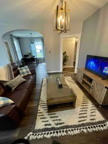 Stylish 1 Bedroom Apartment In East Utica - Image 2