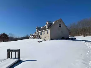 Peaceful Mountain view 5 bedrooms lake front! - Image 2