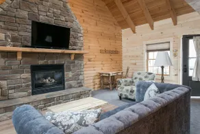 Luxury Lodge Suite with Jacuzzi - Near Berlin Ohio - Image 2