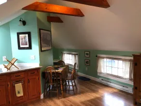 Cozy & Private Studio Apartment - Image 5