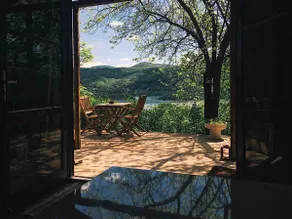 Cosy wood cabin with fireplace & Danube Bend views - Image 2