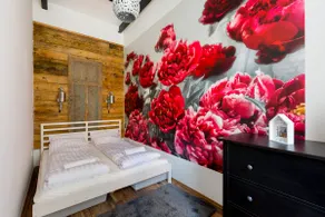 Luxury Downtown Apartment - Image 3