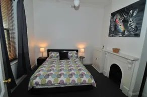 Central Market Cottage: an urban retreat for you and your Pets - Image 4