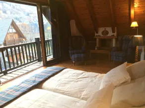 Mountain house with river views in Arties - Image 4