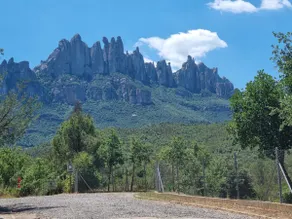 15 minutes from Montserrat | House with barbecue - Image 4