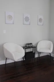 MODERN 1BR GREAT Location Downtown Parking - Image 5