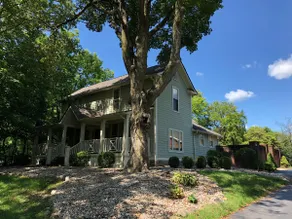 Hoffman Estates-Large Home close to Grand Park! - Image 3