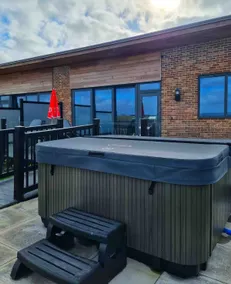 2 bed cottage with HOT TUB and views - Image 5