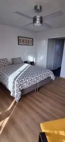 Large, quiet studio on the top floor with elevator access - Image 3