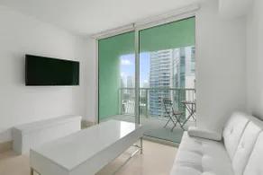 Centric Modern, Brickell / Miami + FREE Parking - Image 4