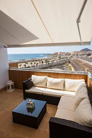 Sea-View-Apartment, Pool, WIFI, 4 Persons - Image 2