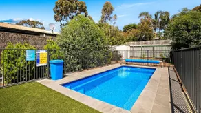 A Perfect Ten - Cowes, VIC - Image 4