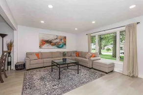 Avon Lake - Recent Remodeled & Spacious Charming 2BR Beach Home - Image 4