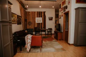 Unique Barndominium studio, private Hot tub & yard - Image 4