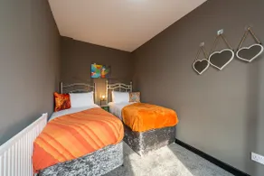 🌈Art-Filled Bohemian Apt🌈 Colourful🌈Praise Inn - Image 3