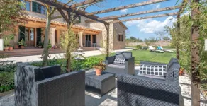 Luxurious rustic villa with pool near Palma - Image 3