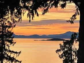 Oceanfront Sunsets in A New Luxury 2BR Suite - Image 2